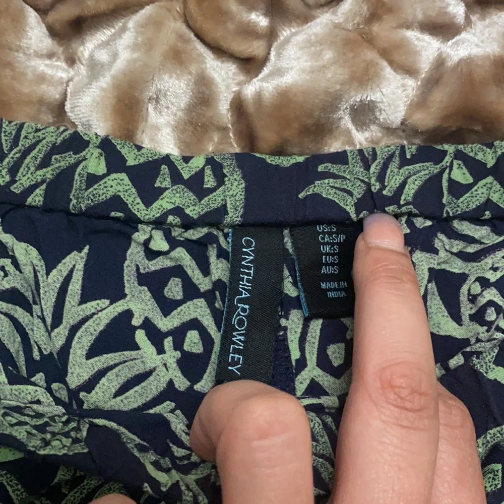 Navy blue and green pineapple shorts - Picture 4 of 5